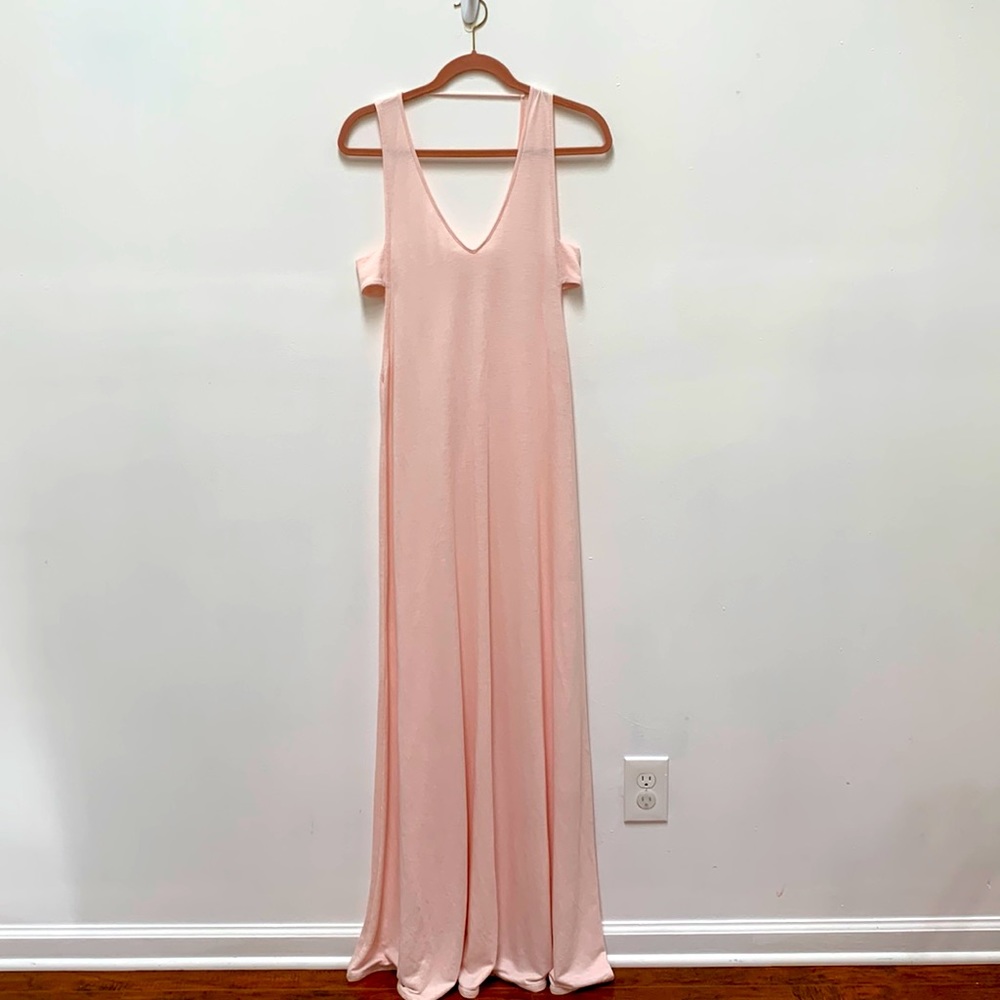Light pink size medium maxi dress low cut, open back, open side.Brand new no tag - Picture 1 of 10